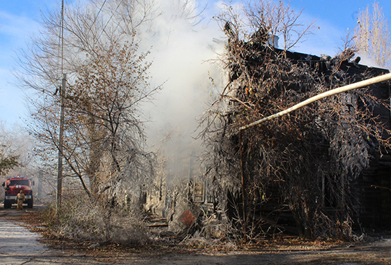 В Вольске сгорел очередной дом барачного типа