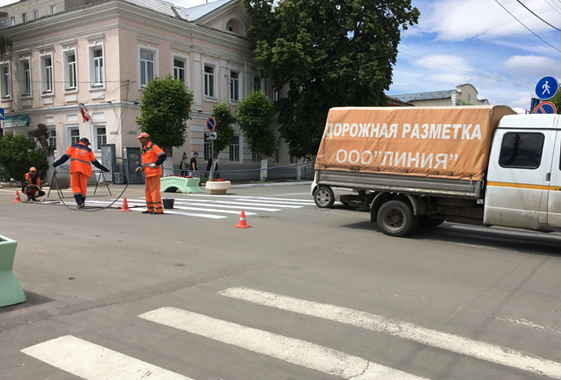 В Вольске нанесли разметку на улице, которую будут капитально ремонтировать