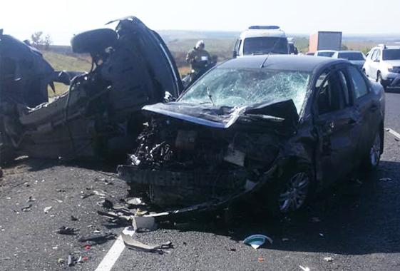 При столкновении иномарок погиб водитель и 3 человека пострадали