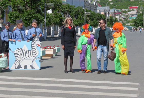 ГИБДД в Вольске призвала на помощь клоунов