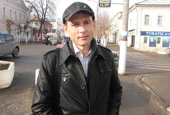 Директор управляющей компании получила по лицу от сторонника Навального