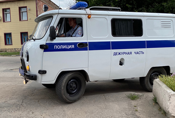Вольские полицейские задержали подозреваемого в убийстве жены