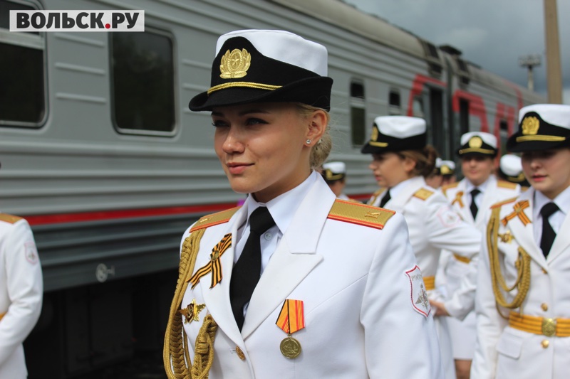 Девушки из Вольска отправятся на перенесенный Парад Победы в Москве