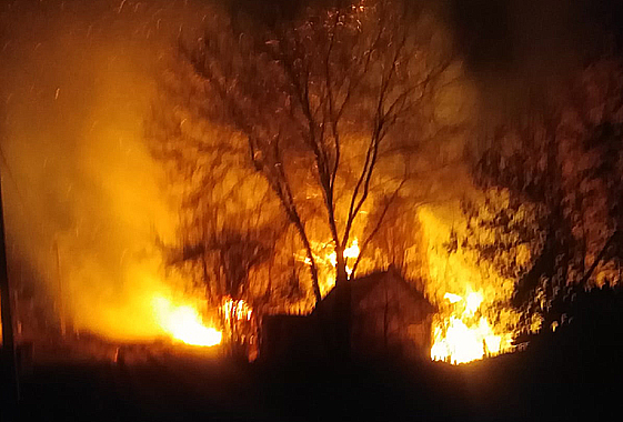 Жители отбили от огня село под Вольском