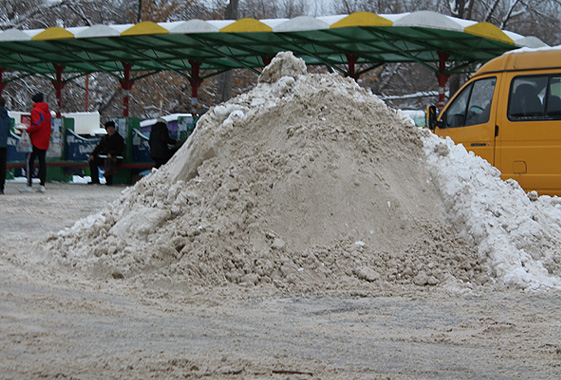 Чиновника наказали за плохую уборку снега на улицах Вольска