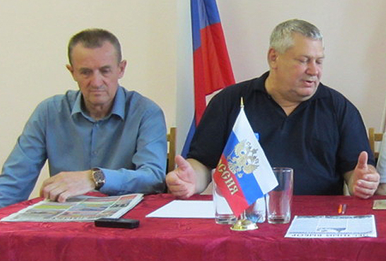Избиратели не пришли на встречу с Ашихминым и Дерябиным
