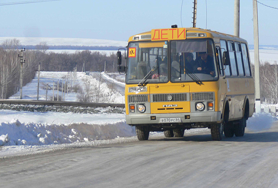 В Вольском районе из-за долгов за бензин встали школьные автобусы