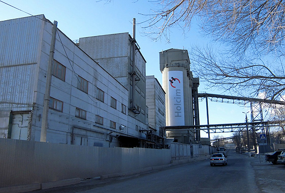 Глава Вольского района раскритиковал цементный завод