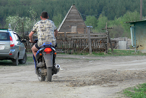 В селе под Вольском женщину сбил китайский мотоцикл