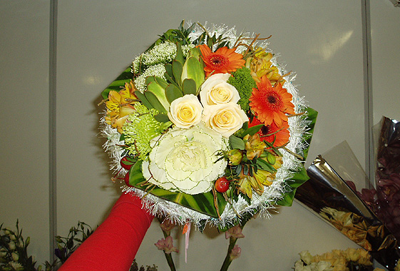Житель Вольска подарил возлюбленной цветы и повесился у двери